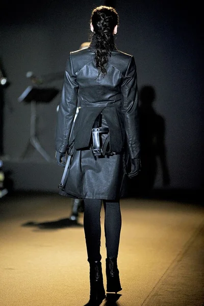 Look 30